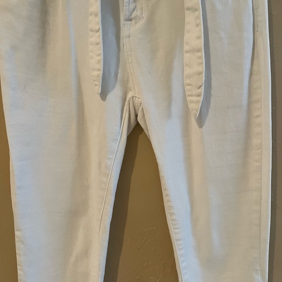 H&H Harmony & Havoc White Denim Stretch Capris Size 8 Inseam 22 Tie Belt - Picture 3 of 12